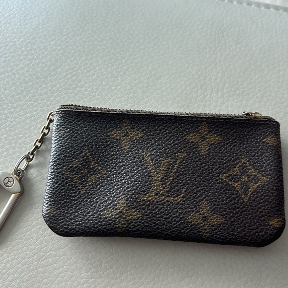 Louis Vuitton Key Pouch - Picture 3 of 8
